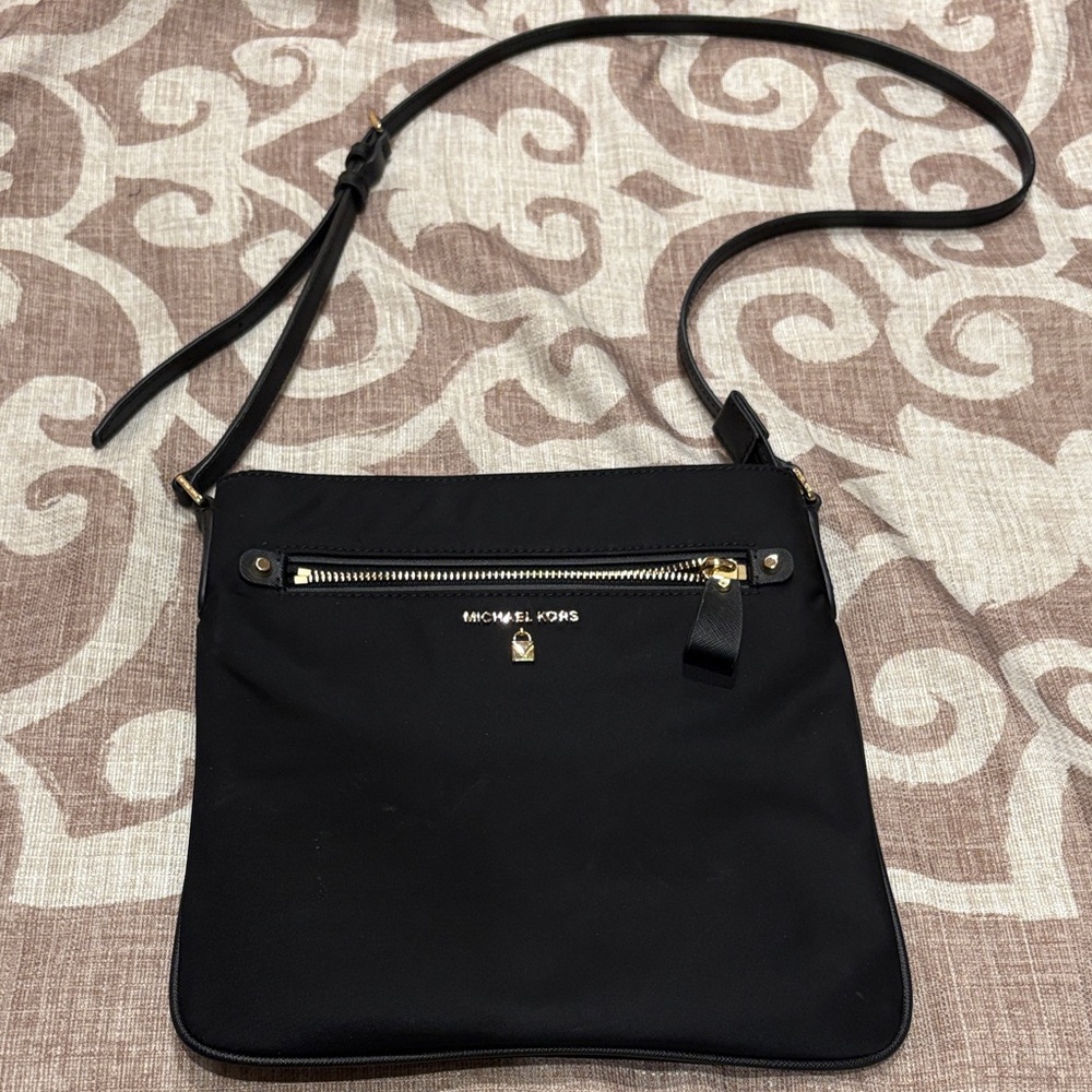 Michael Kors Elegant Black Crossbody Bag